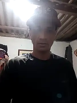 Carloszm20cm-33 online show from 11-25-25, 01:38