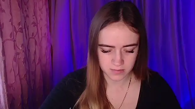 Illa May online show from 12-23-25, 11:08