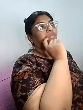 Snapshot of Riya-mallus chatting on 11-24-25, 08:14 Riya-mallus online show from 11-24-25, 08:14