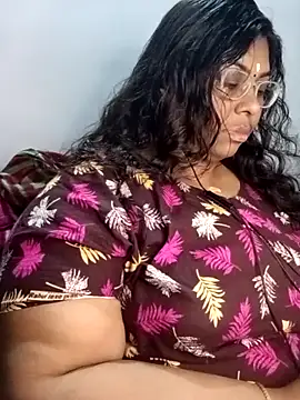 Snapshot of Riya-mallus chatting on 11-25-25, 03:23 Riya-mallus online show from 11-25-25, 03:23