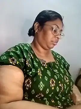 Snapshot of Riya-mallus chatting on 11-28-25, 06:49 Riya-mallus online show from 11-28-25, 06:49