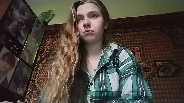 Snapshot of KikiBang chatting on 11-29-25, 08:06 KikiBang online show from 11-29-25, 08:06