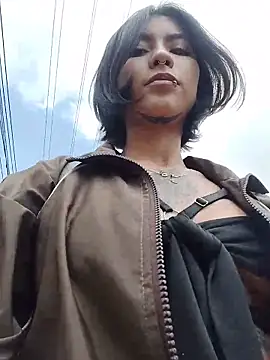 Zoe addiction online show from 12-17-25, 05:30