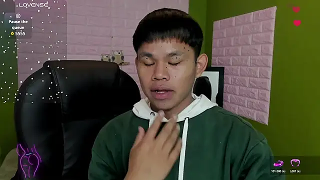 tommy cherry  online show from 11-28-25, 03:47