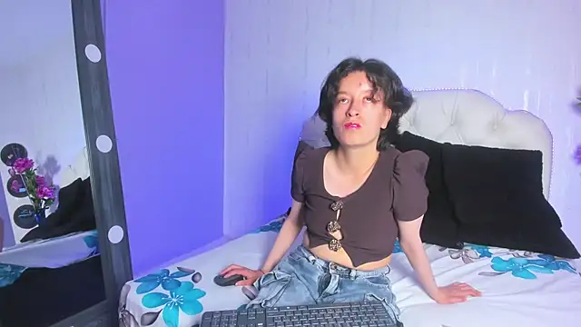 CoralAndOcean  online show from 12-20-25, 05:53