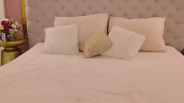 LilyLevine online show from 01-13-26, 05:02