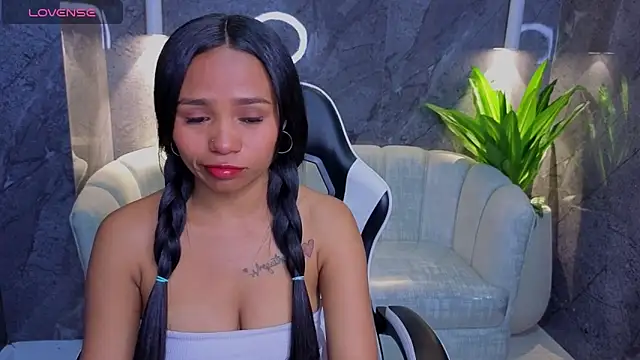 Sofia Tx  online show from 11-24-25, 12:49