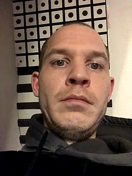 Spielzeugtwink online show from 11-20-25, 04:18