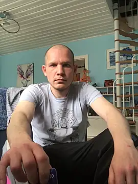 Snapshot of Spielzeugtwink chatting on 05-06-26, 02:55 Spielzeugtwink online show from 05-06-26, 02:55