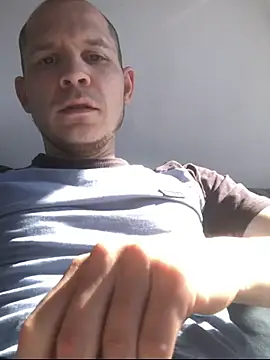 Snapshot of Spielzeugtwink chatting on 06-11-26, 08:34 Spielzeugtwink online show from 06-11-26, 08:34