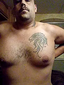 Snapshot of BigriskDaddy92 chatting on 11-21-25, 12:48 BigriskDaddy92 online show from 11-21-25, 12:48