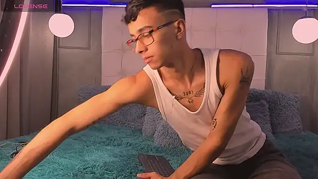 Smile KAI 16 online show from 11-28-25, 05:10