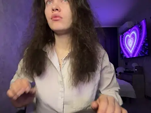 Teresa Yung online show from 11-23-25, 10:26