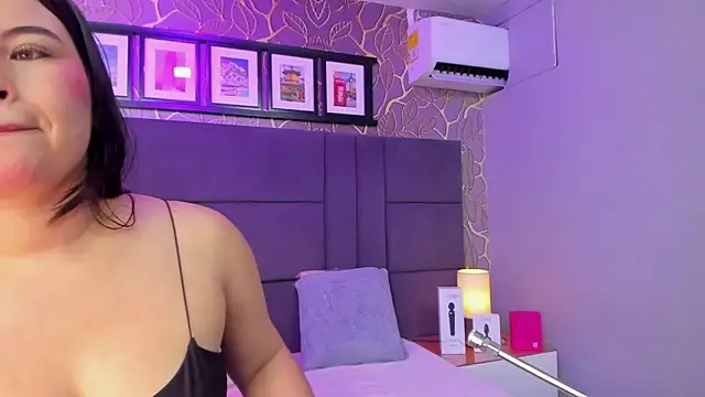 monserrat cutte online show from 12-21-25, 03:57