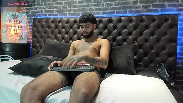 Jesuss77  online show from 11-22-25, 02:27