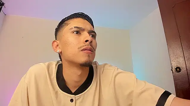 Snapshot of stanandrose_ chatting on 06-25-26, 03:17 stanandrose online show from 06-25-26, 03:17