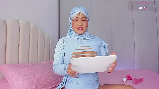 Amira-Zahra online show from 02-28-26, 09:32