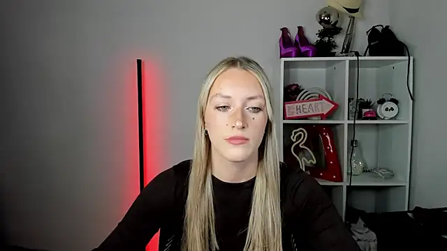 EvelynBlond online show from 06-26-26, 12:42