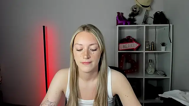 EvelynBlond online show from 07-02-26, 12:33