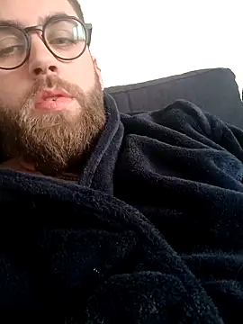 Snapshot of CoupleGoat chatting on 04-01-26, 01:01 CoupleGoat online show from 04-01-26, 01:01