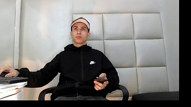 HollmanFronsh online show from 01-13-26, 03:45