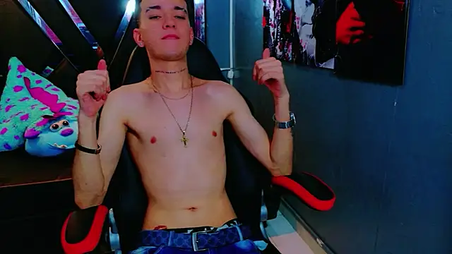 Snapshot of ErosWildBoy chatting on 12-04-25, 09:12 ErosWildBoy online show from 12-04-25, 09:12