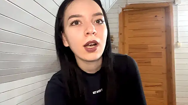 KiyokoEeds online show from 11-24-25, 10:04