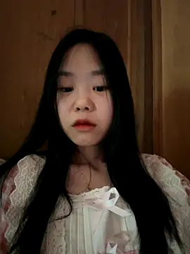 Snapshot of Kiee-lee chatting on 11-24-25, 06:57 Kiee-lee online show from 11-24-25, 06:57