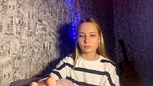 SophieLorein online show from 11-26-25, 10:27