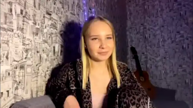 SophieLorein online show from 11-28-25, 09:56