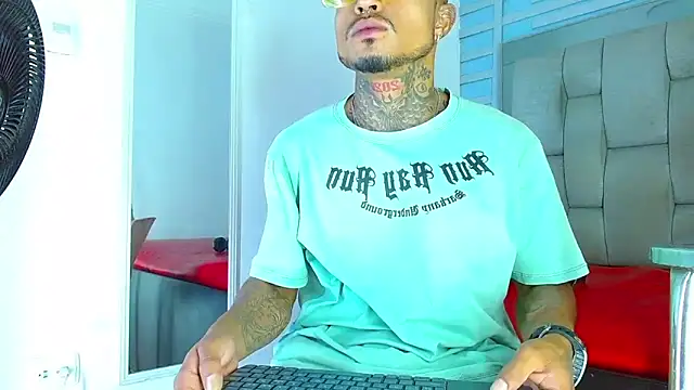 Hot Latino x online show from 04-08-26, 12:27