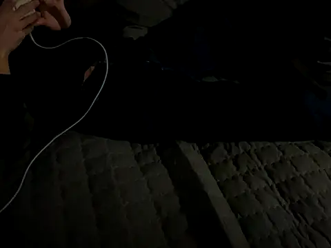 Snapshot of __kim chatting on 11-30-25, 12:20 kim online show from 11-30-25, 12:20