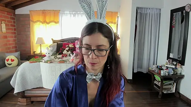 Charlotte-Willson online show from 04-05-26, 05:32