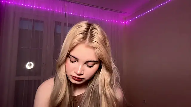 KarissaBoisse online show from 11-21-25, 12:04