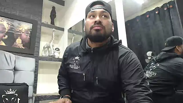 Liam hairy online show from 11-29-25, 02:58