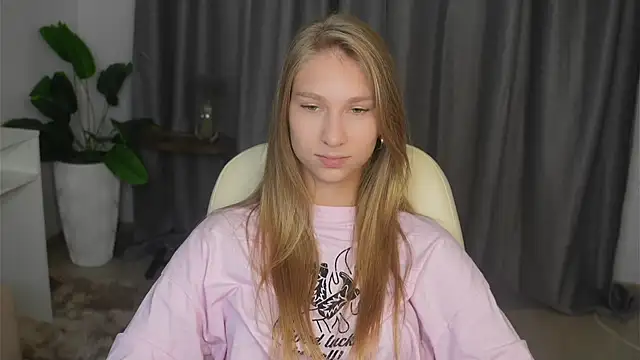 CaritaTacke online show from 11-25-25, 12:05