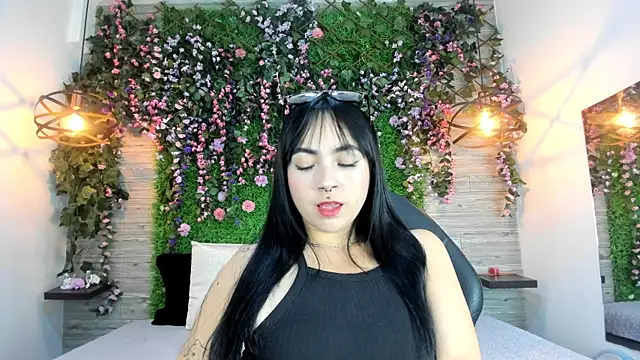 Snapshot of kittyMelvis chatting on 12-01-25, 02:38 kittyMelvis online show from 12-01-25, 02:38