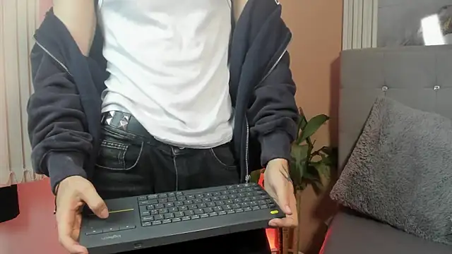 eren jeager online show from 04-08-26, 01:49