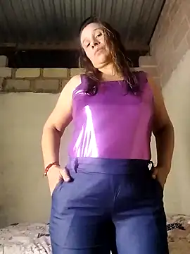 MIA-LARIOS online show from 02-10-26, 03:32