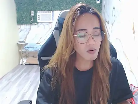 imadriana12 online show from 11-23-25, 07:52