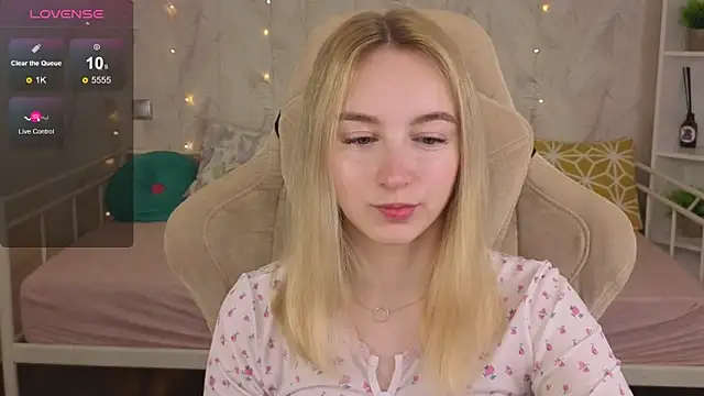 Shy Polly online show from 06-12-26, 12:09