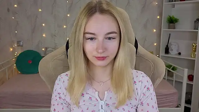 Shy Polly online show from 07-17-26, 12:06