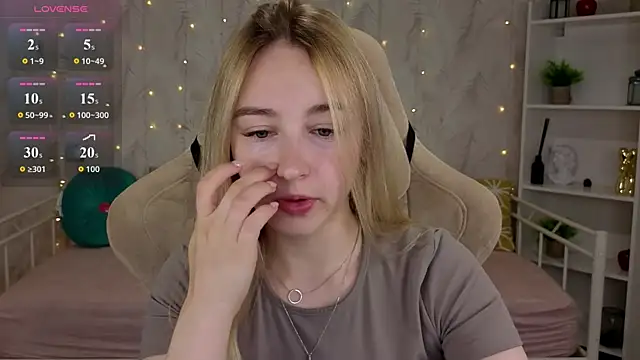 Shy Polly online show from 07-23-26, 12:02