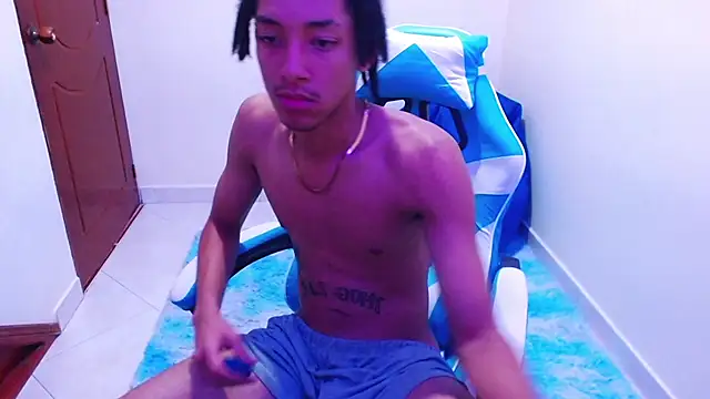 Snapshot of smith_66jr chatting on 12-04-25, 12:20 smith 66jr online show from 12-04-25, 12:20