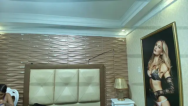 Madyscarlett online show from 11-30-25, 12:20