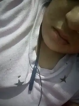 Snapshot of Priya_089 chatting on 05-06-26, 11:32 Priya 089 online show from 05-06-26, 11:32