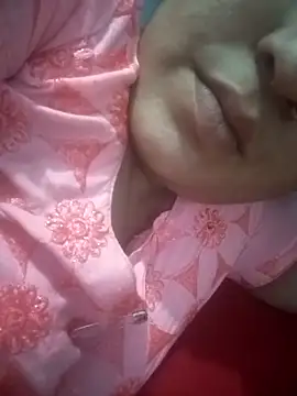Snapshot of Priya_089 chatting on 05-12-26, 01:03 Priya 089 online show from 05-12-26, 01:03