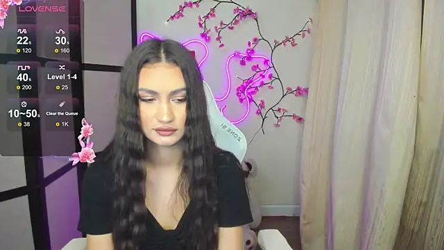 Snapshot of AdeleLuu chatting on 11-22-25, 01:37 AdeleLuu online show from 11-22-25, 01:37