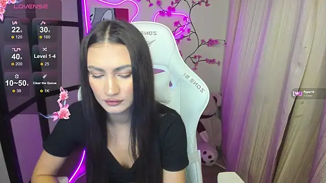 Snapshot of AdeleLuu chatting on 11-25-25, 01:38 AdeleLuu online show from 11-25-25, 01:38