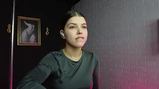 Sierra Maddison online show from 12-05-25, 07:50